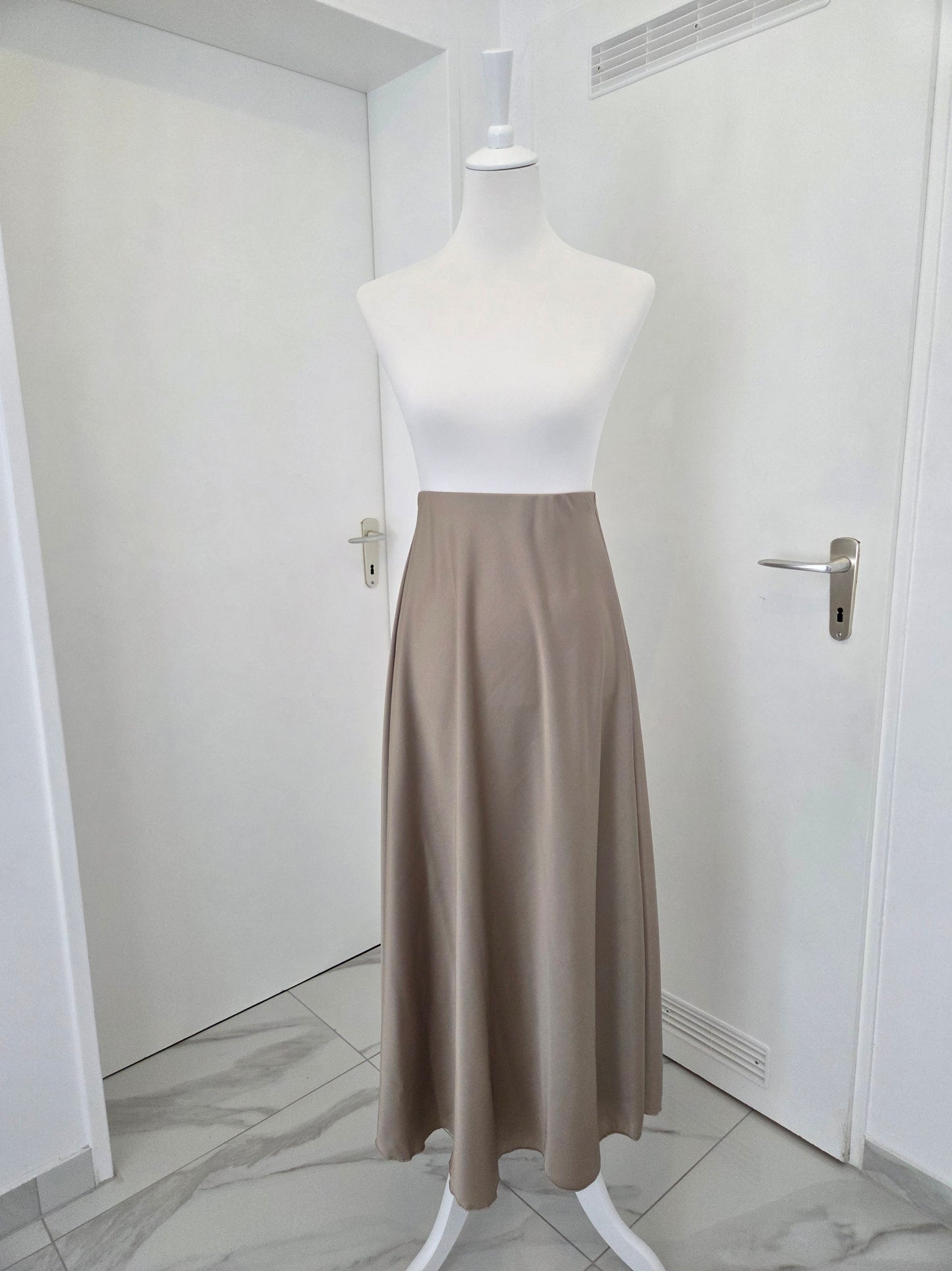 Satinrock Sera in Mokka