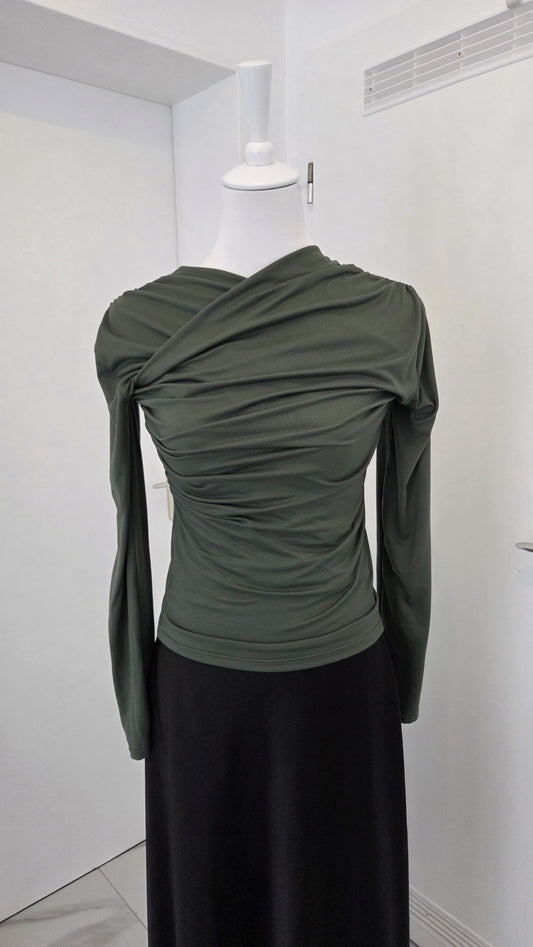Langarmshirt Defne mit Drapierungen in Olive