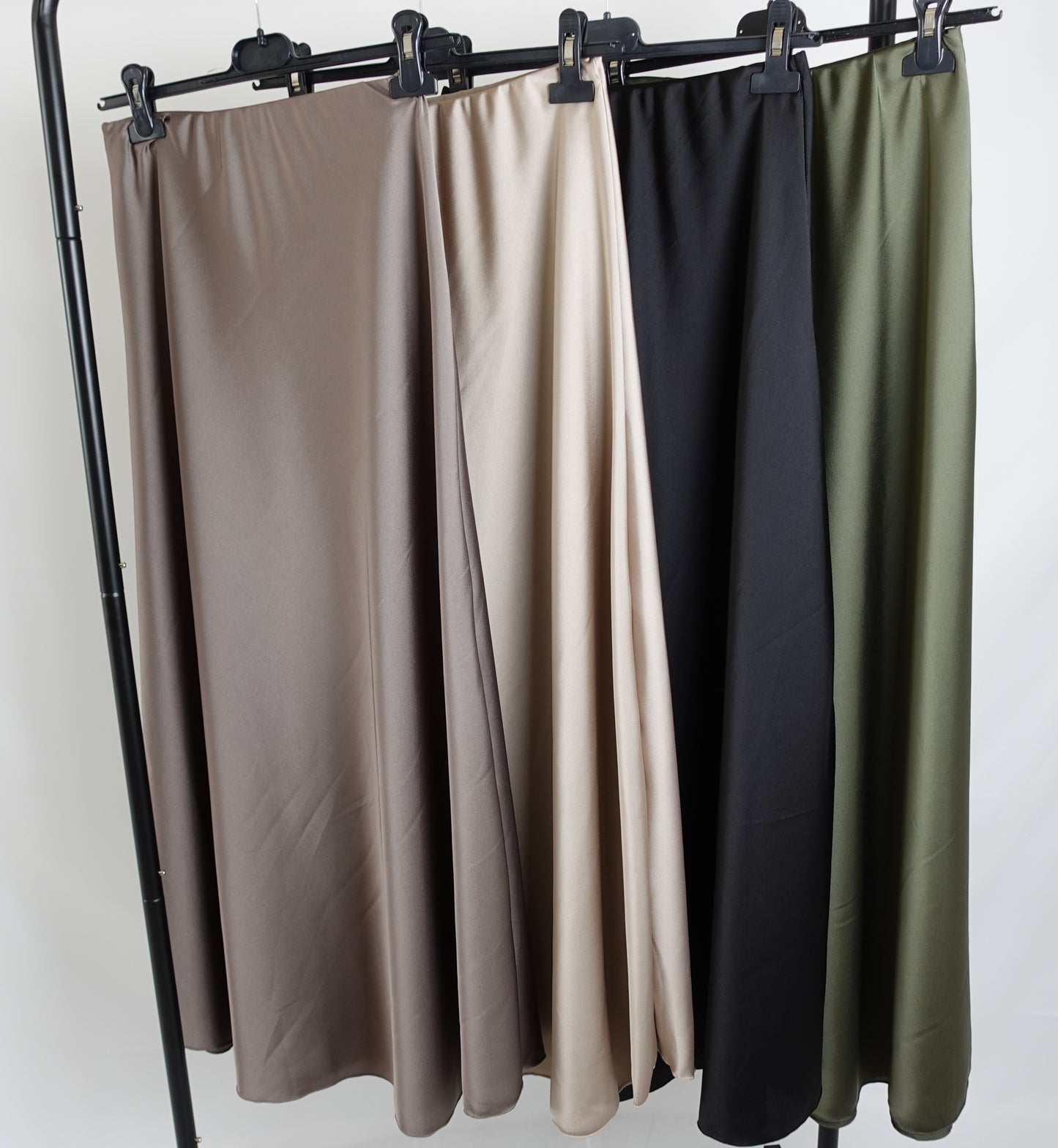 Satinrock Sera in Schwarz